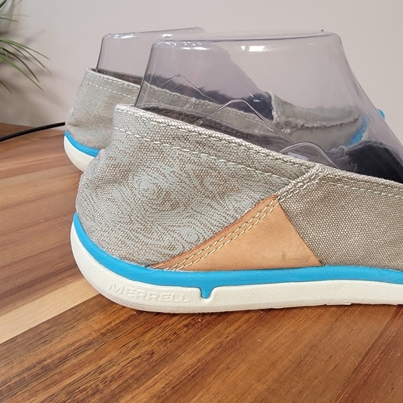 Merrell Tan and Blue Loafers - Picture 11 of 16